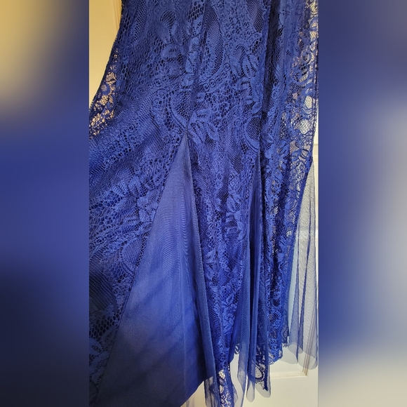 Blue formal lace overlay dress with sheer and lace skirt - Picture 3 of 7